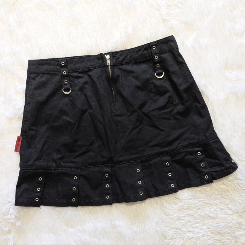 Y2K Tripp NYC Black Pleated Hem Skirt with Silver Grommets & D Rings Small - Picture 5 of 12